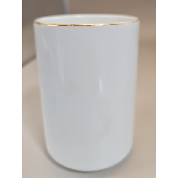 Small Porcelain Bird Saki Cup Gold Birds Gold Trim. Marked Japan - Picture 2 of 6